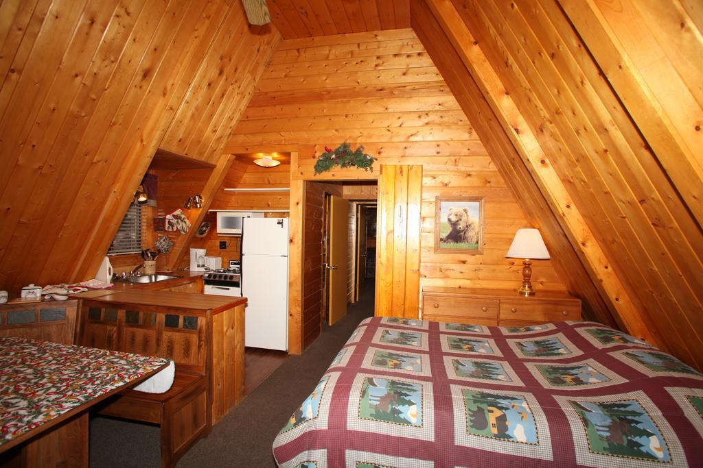 Reverse Creek Lodge จูนเลค ภายนอก รูปภาพ
