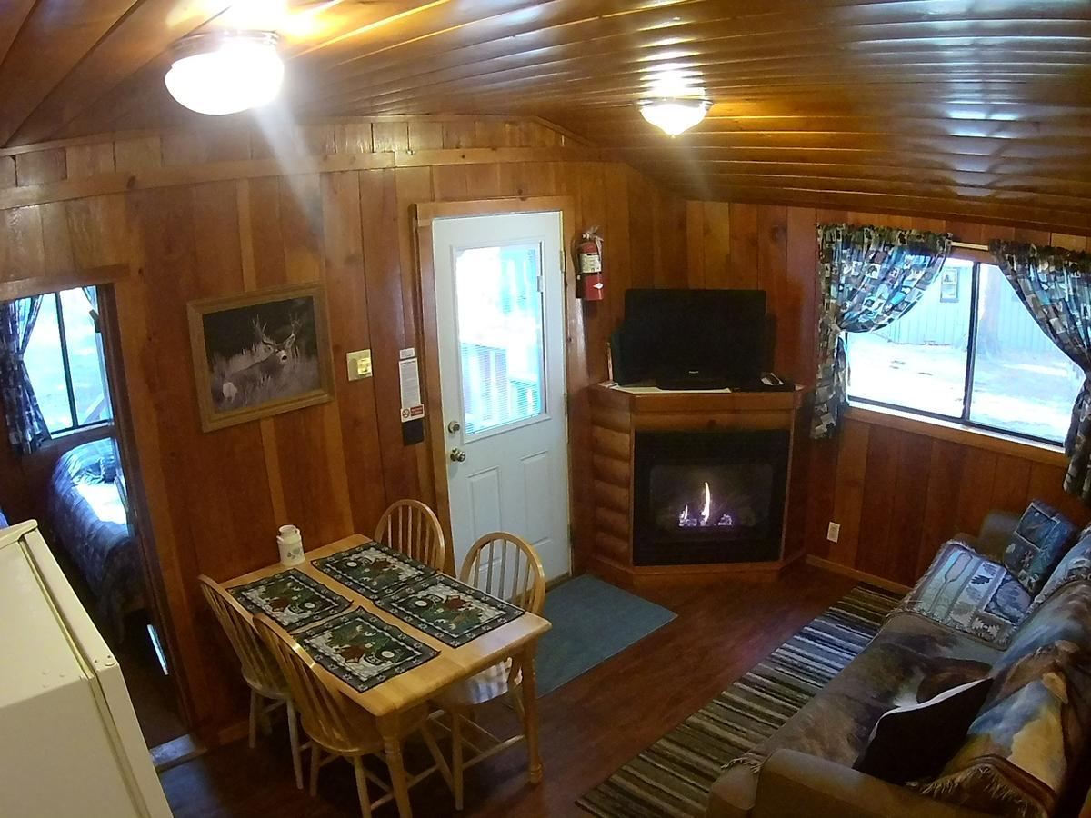 Reverse Creek Lodge จูนเลค ภายนอก รูปภาพ