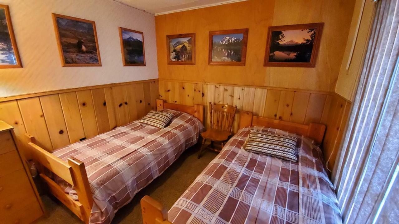 Reverse Creek Lodge จูนเลค ห้อง รูปภาพ