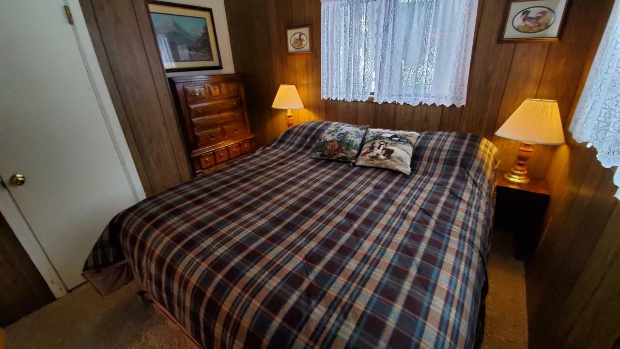 Reverse Creek Lodge จูนเลค ห้อง รูปภาพ