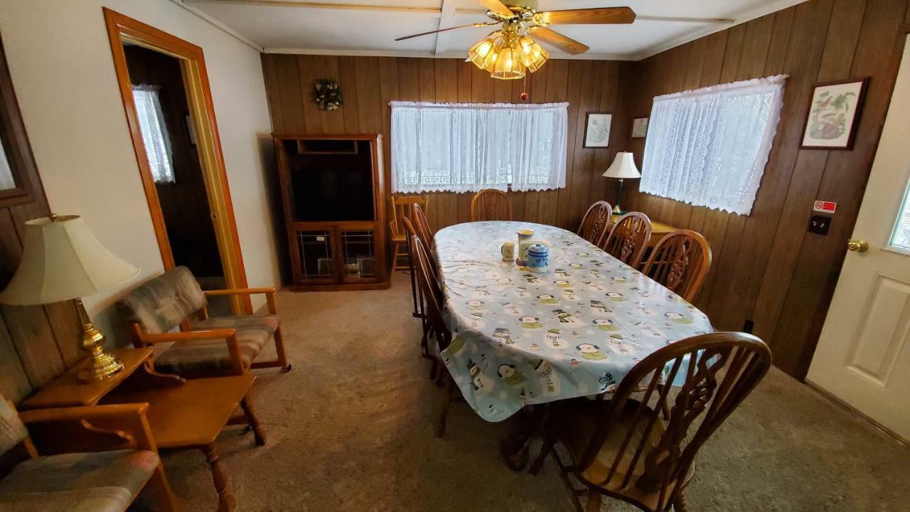 Reverse Creek Lodge จูนเลค ภายนอก รูปภาพ