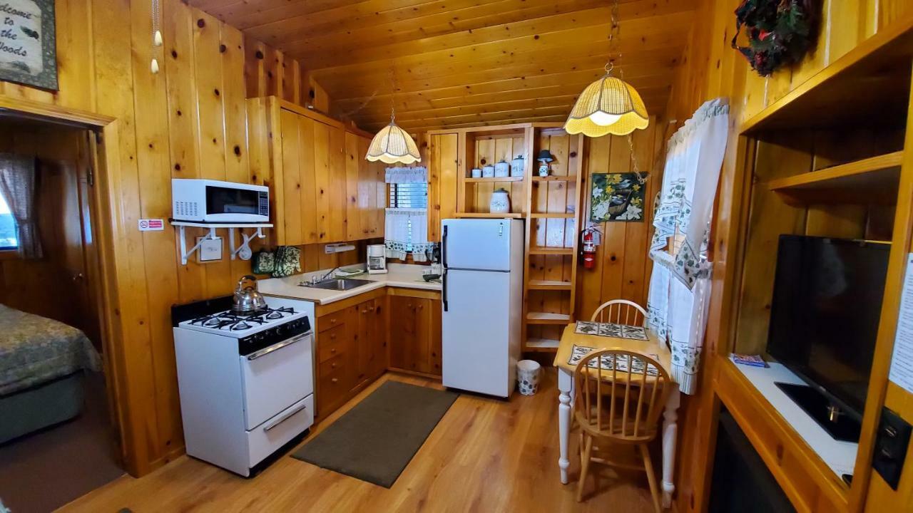 Reverse Creek Lodge จูนเลค ภายนอก รูปภาพ