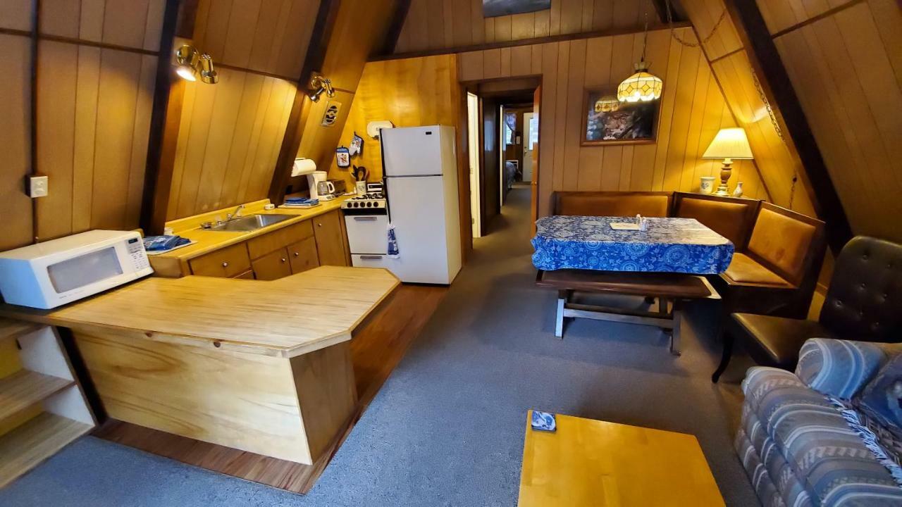 Reverse Creek Lodge จูนเลค ภายนอก รูปภาพ