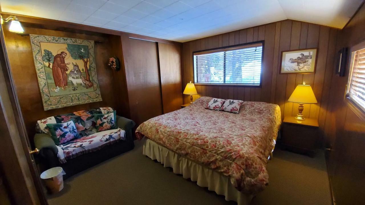 Reverse Creek Lodge จูนเลค ภายนอก รูปภาพ