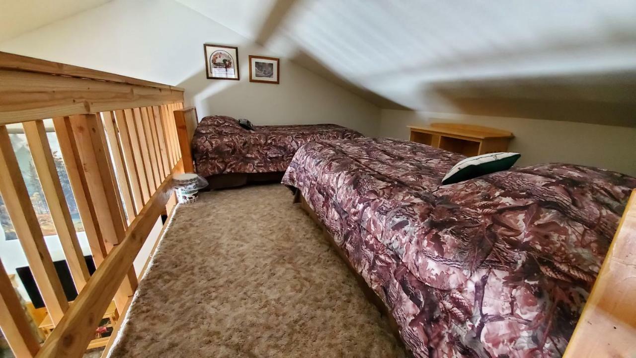 Reverse Creek Lodge จูนเลค ห้อง รูปภาพ