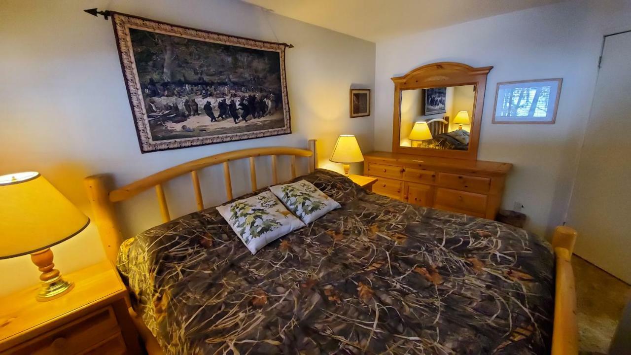 Reverse Creek Lodge จูนเลค ห้อง รูปภาพ